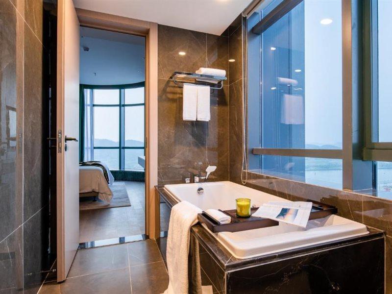 Rezen Hotel Zhuhai Hengqin Border And Exhibition Center Branch ภายนอก รูปภาพ